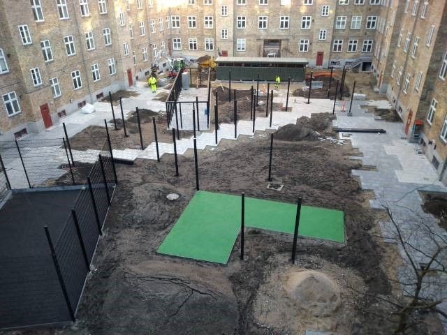 Bredahlsvejkarréen gennemrenoveret gårdrum